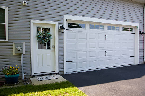 24/7 Emergency Garage Door Panel Replacement experts in Pinehurst, MA